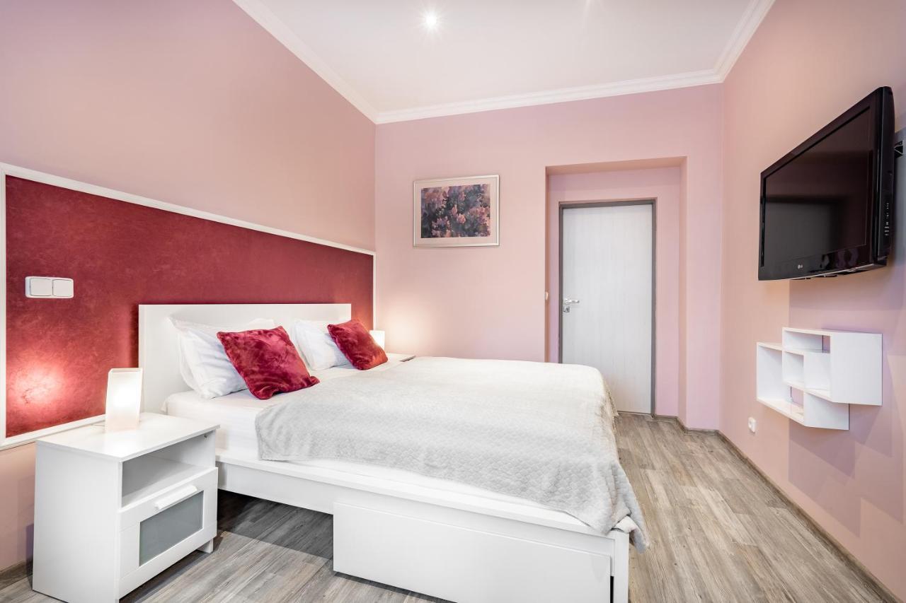 Apartment Happy Family Karlovy Vary Exterior foto